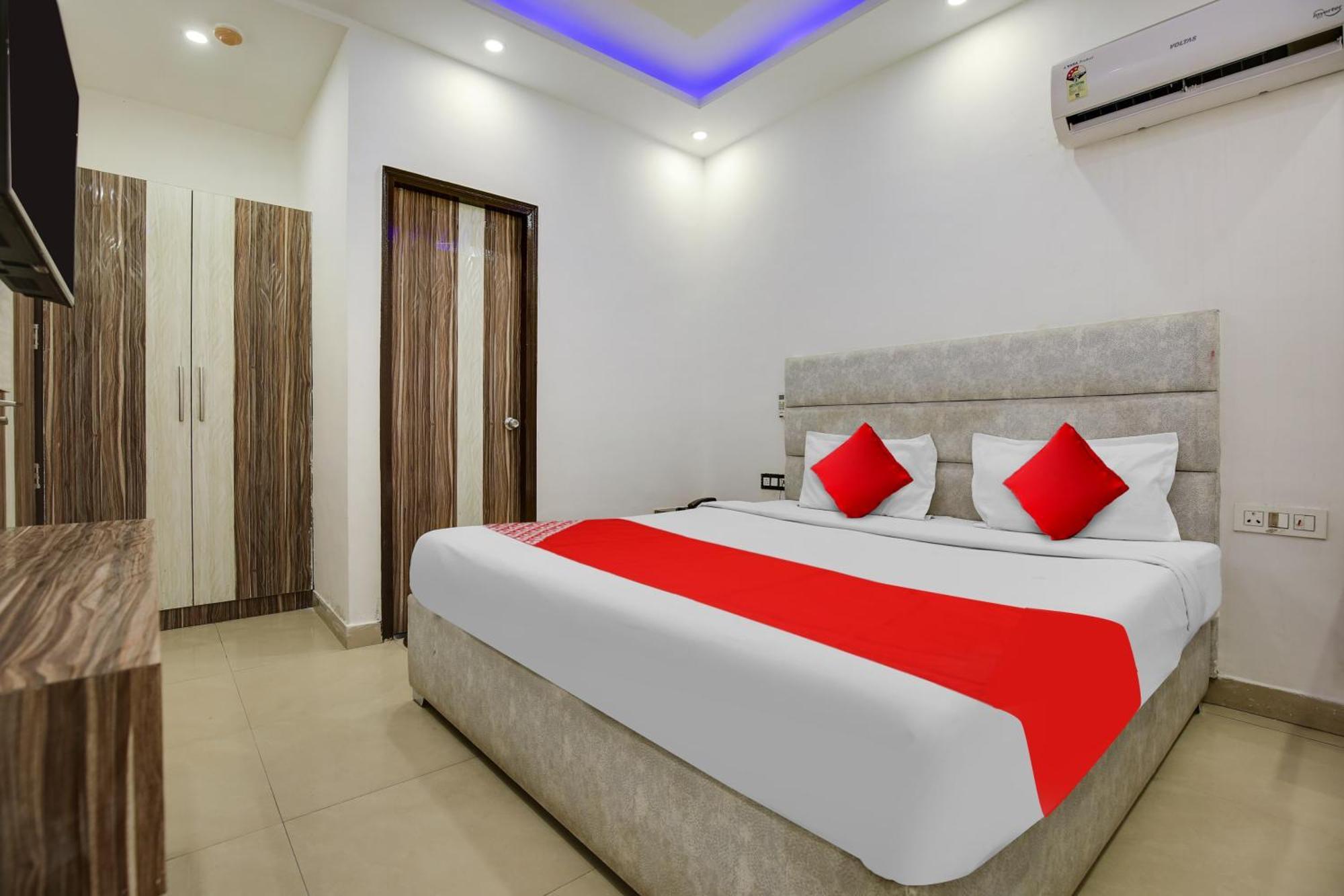 Hotel O Av Continental Zirakpur Exterior foto