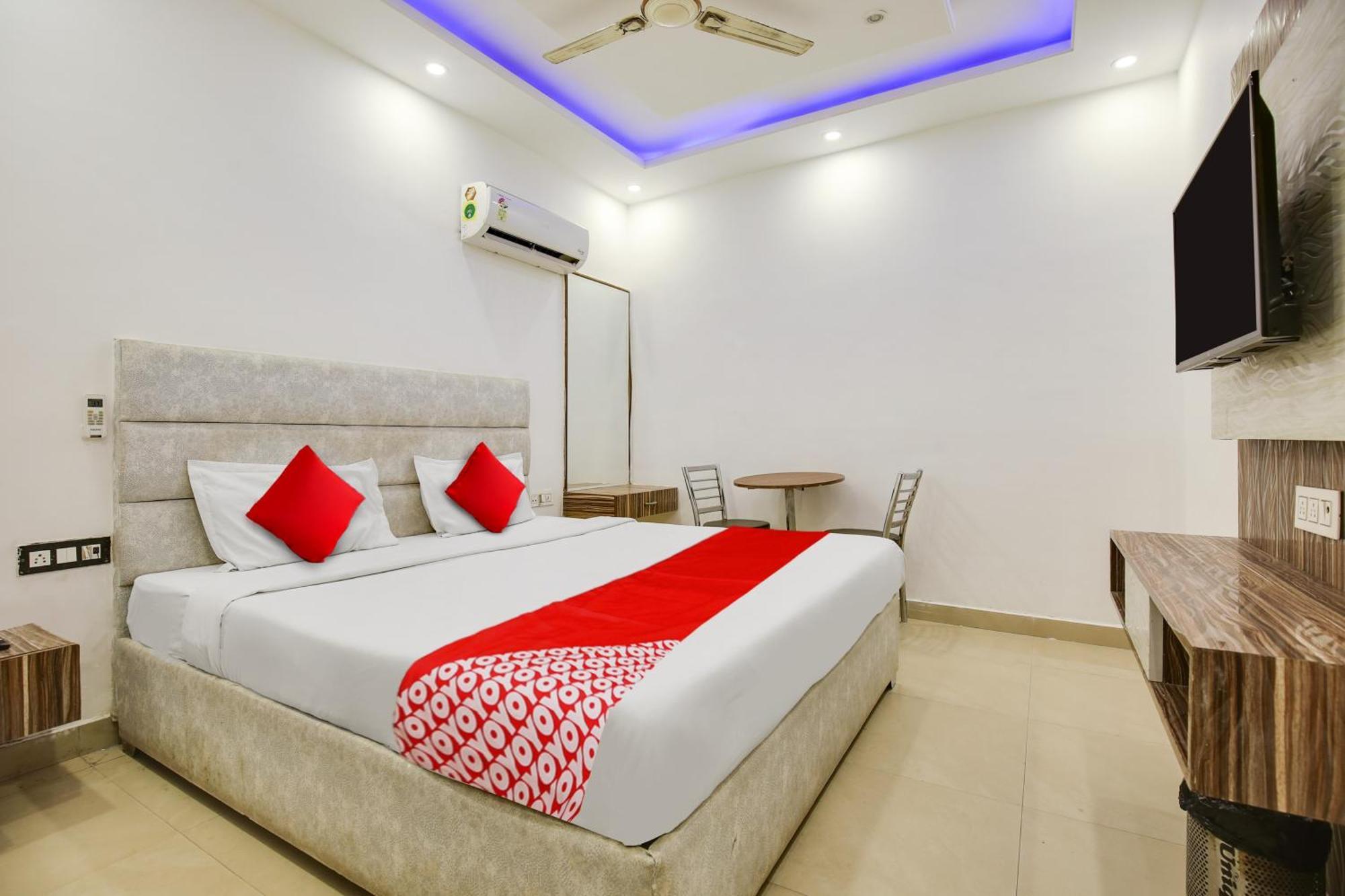 Hotel O Av Continental Zirakpur Exterior foto