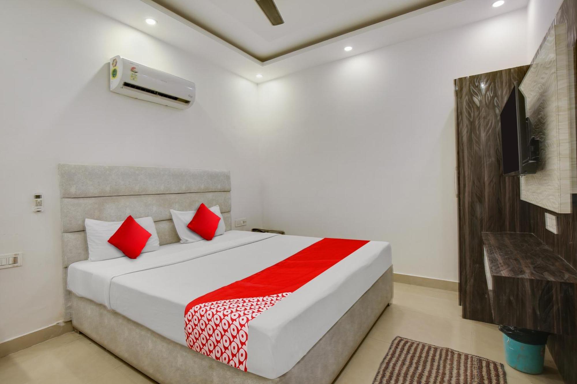 Hotel O Av Continental Zirakpur Exterior foto